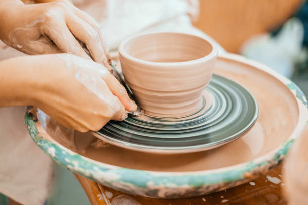 making pottery vs ceramics