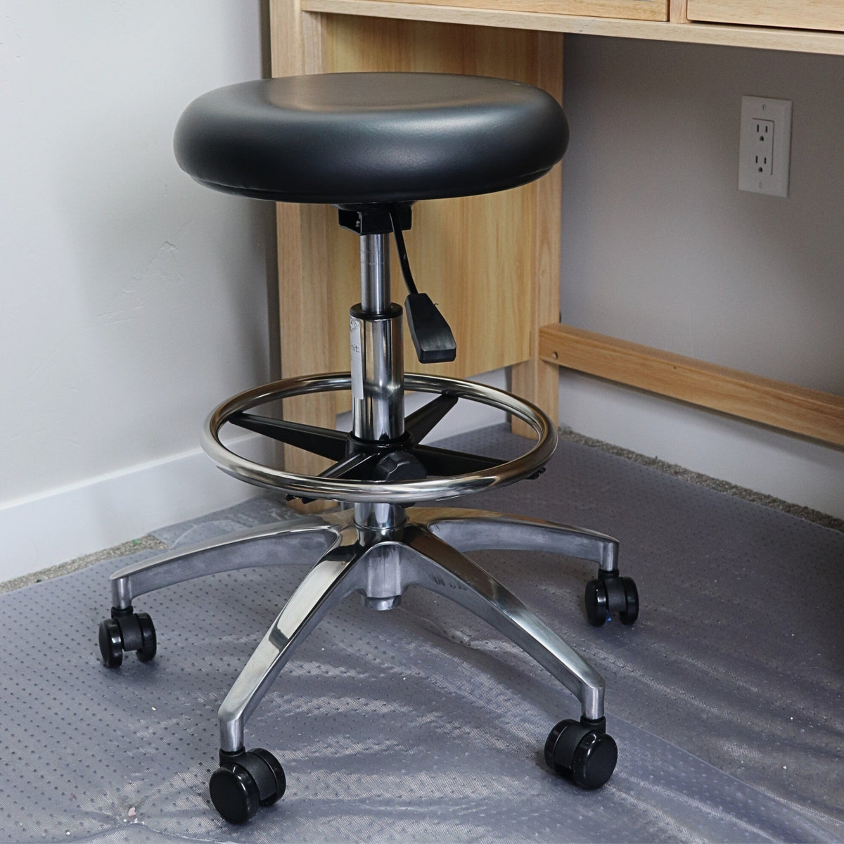 Professional Jeweler's Bench Stool with Hydraulic Lift and Footrest - Kiln Frog